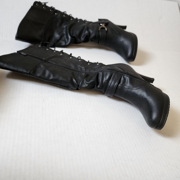 Topmoda Tall black boots with 5" heel - Picture 2 of 9